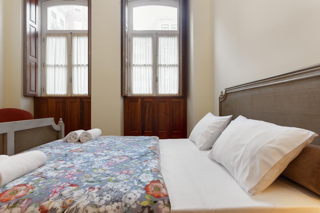 Chateau Apartments Porto Pokoj fotografie